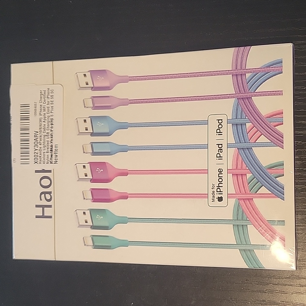 NWT 4 pack lightning cables
